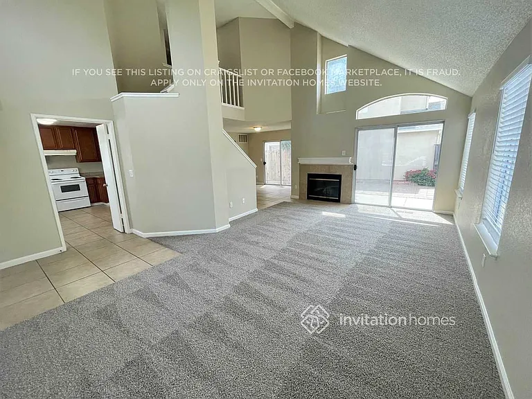 910 Edgewood Cir — Photo 4