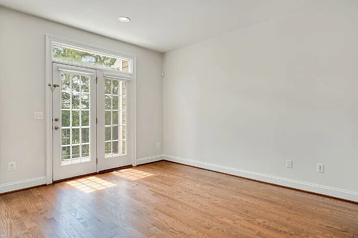 5413 Hickory Ann Dr — Photo 9
