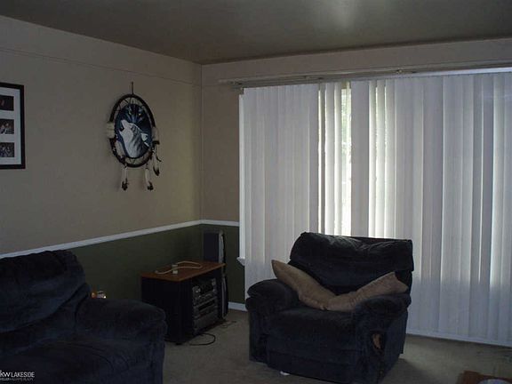 3rd image of 28621 Jahns Dr
