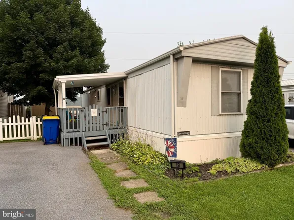 19 Sunflower Dr, Ephrata, PA 17522
