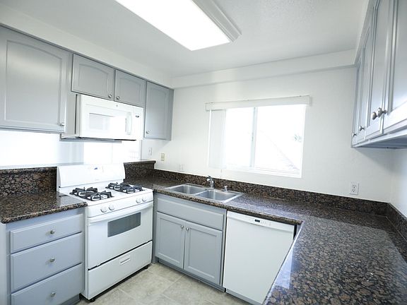Updated Kitchen with Granite Counter