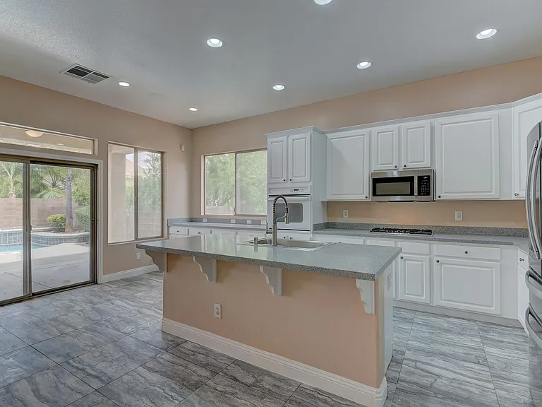 5862 Bluthe Bridge Ave — Photo 8
