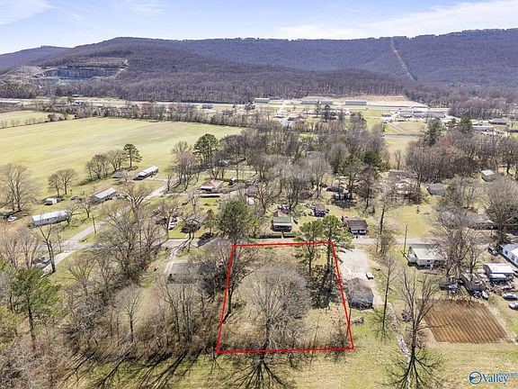 2nd image of 365 Section Line Rd