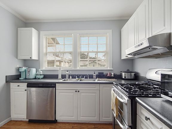 2nd image of 304 Allen Ave