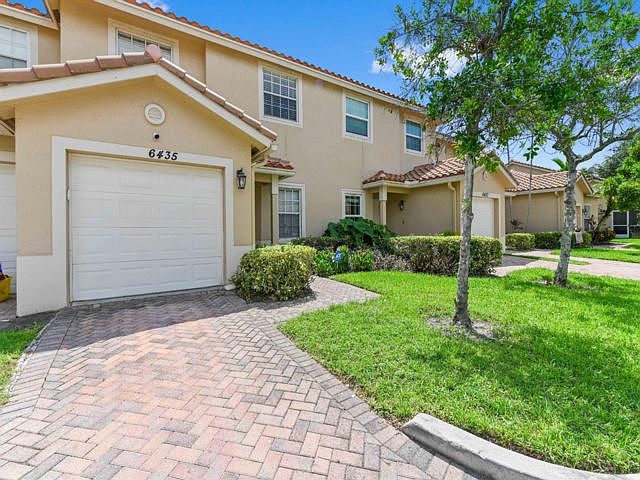 1st image of 6435 Park Lake Cir