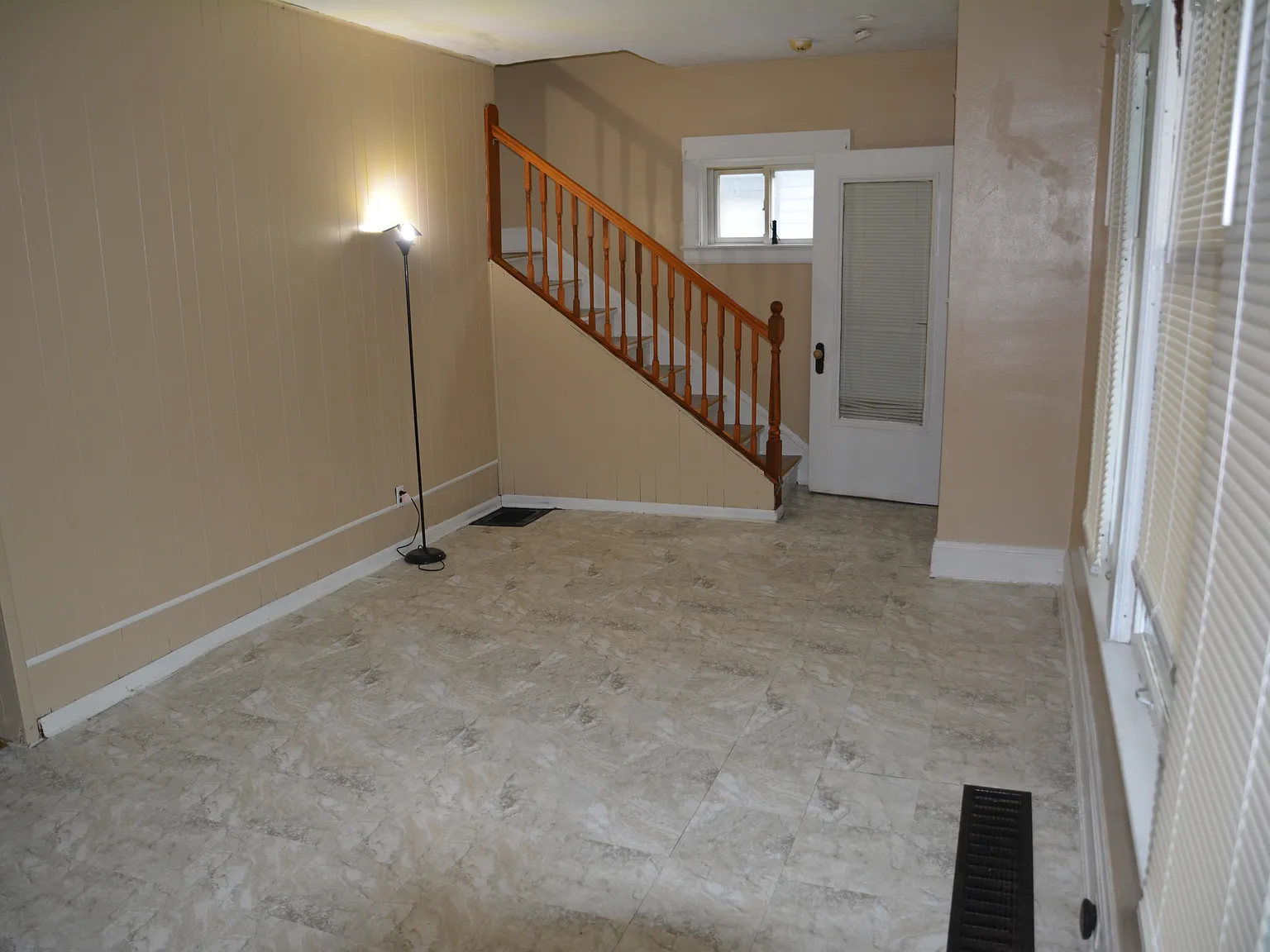 3 bed, 2214 sqft, $925 — Photo 4