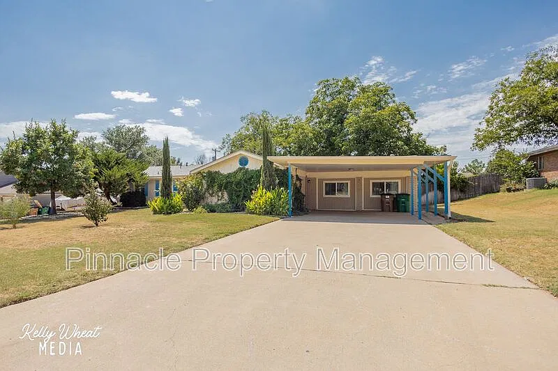 4 bed, 2.0 bath, 2095 sqft, $2,295 — Photo 3