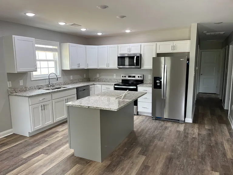 1110 E Rice Ln — Photo 1