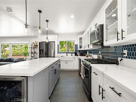 3rd image of 11736 Beverly Dr