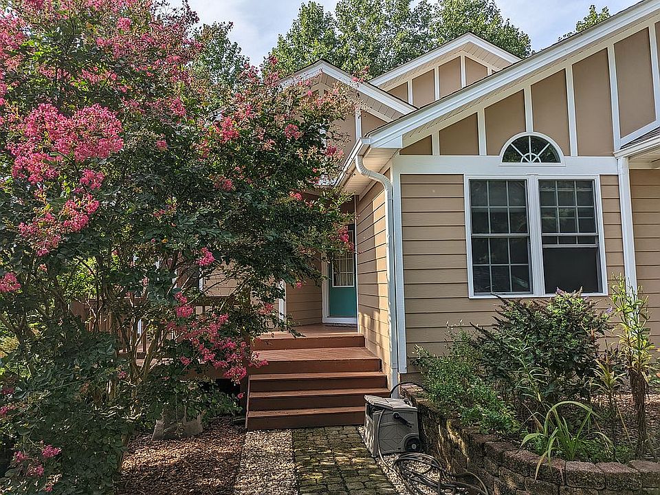 2nd image of 19 Crimson Ln