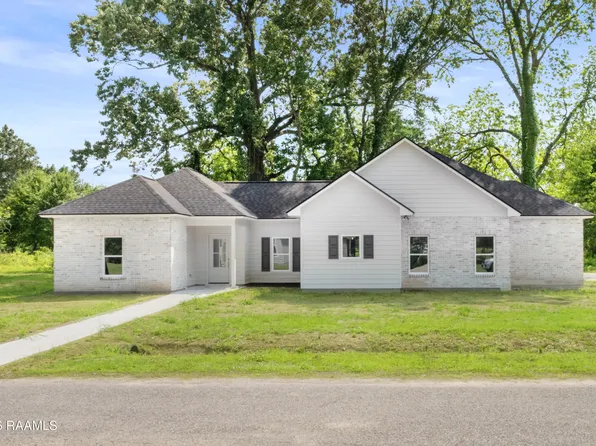 1017 Timber Trails Rd, Breaux Bridge, LA 70517