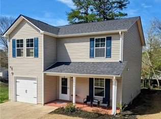 104 Forest Dr, Liberty, SC 29657