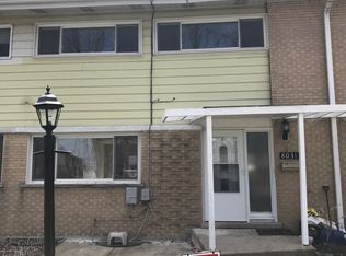 8031 W Lyons St, Niles, IL 60714