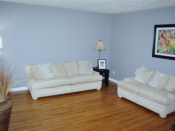 3rd image of 3750 Thorncrest Dr