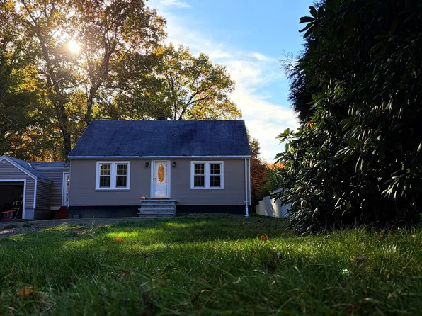 72 Electric Ave, Lunenburg, MA 01462