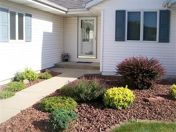 2nd image of 3919 Devereaux Dr