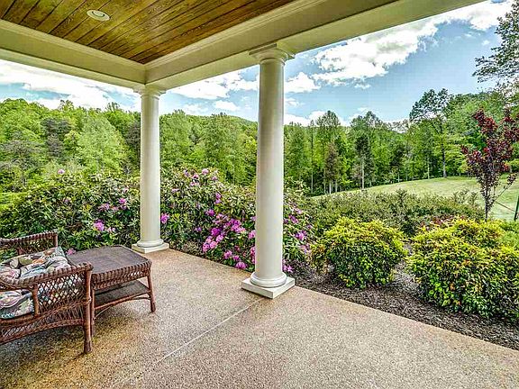4th image of 480 Labrador Ln