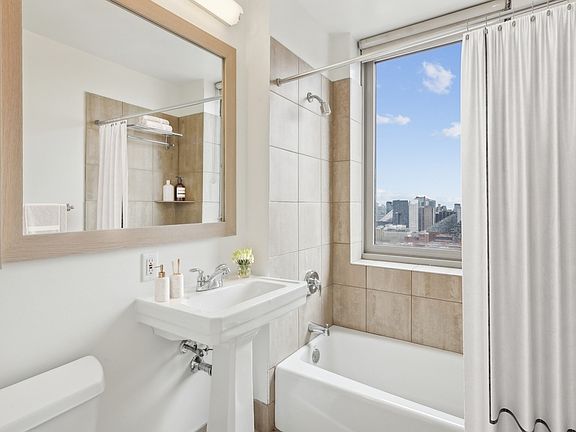 4th image of 561 10th Ave APT 32A