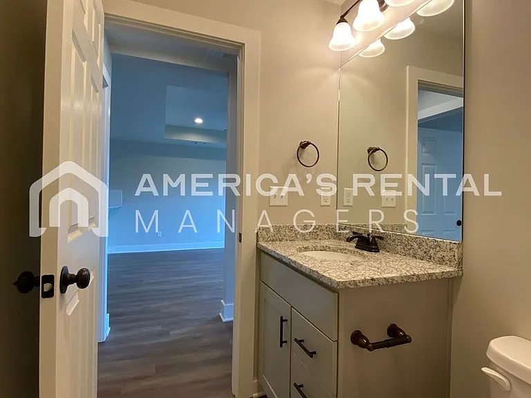 6228 Burbank Crossing Loop — Photo 29