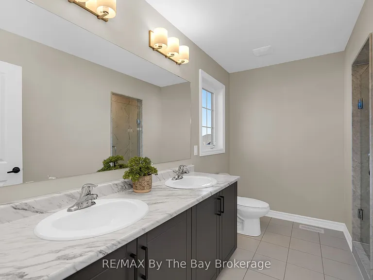 214 Cubitt St — Photo 21