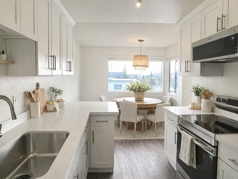 Apartment 407 - Virtually Staged