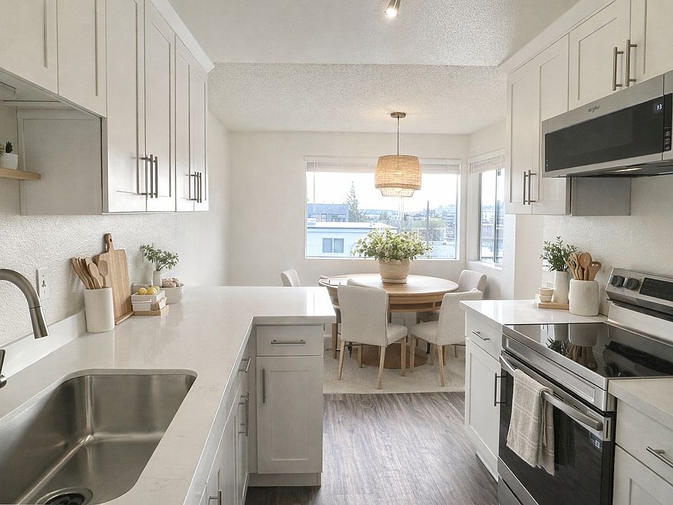 Apartment 407 - Virtually Staged