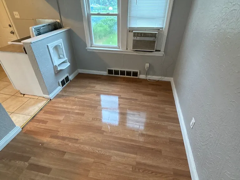 6222 Evergreen Blvd — Photo 4