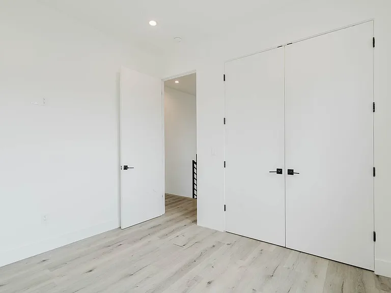 10853 Otsego St — Photo 21