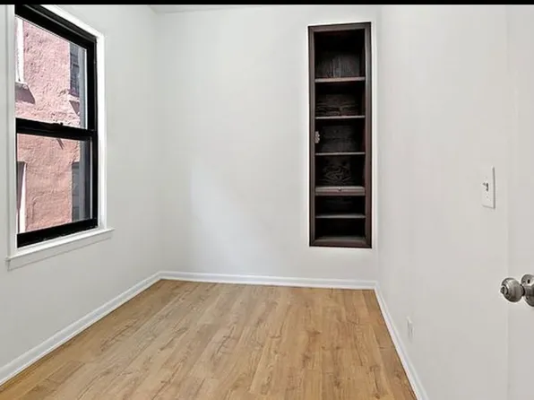 1075 Grant Avenue image 17 of 21