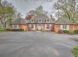 82 N Country Club Rd, Decatur, IL 62521