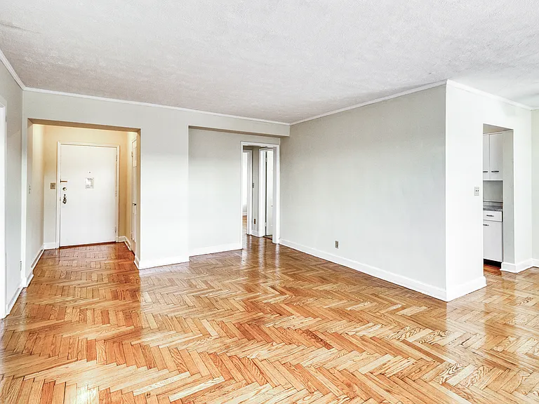 12929 Shaker Blvd — Photo 26