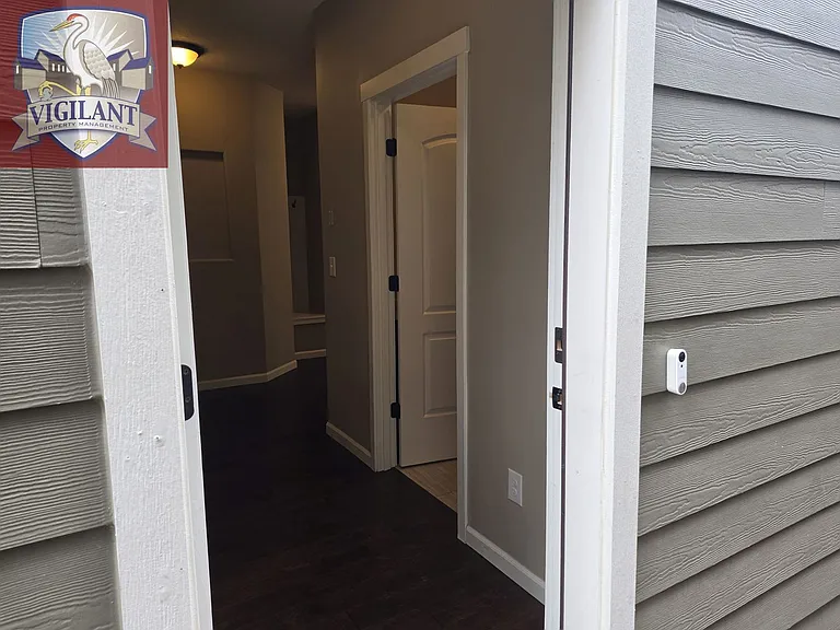 2605 NE 130th Ct — Photo 6