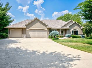 7797 Cedar Crest Ln NW, Rochester, MN 55901