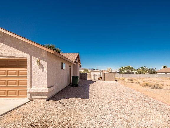 3rd image of 10123 N Larkspur Dr