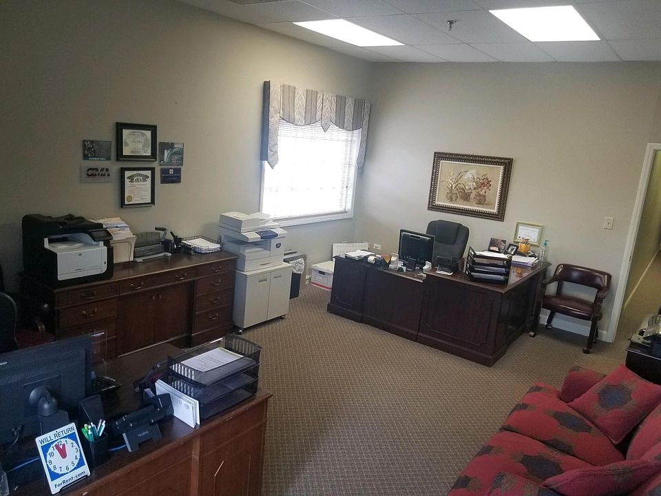 2nd image of 504 E Cornwallis Dr Ste R