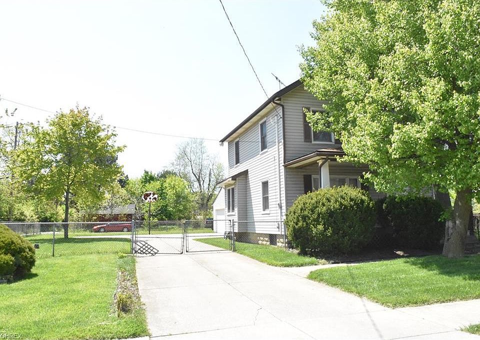 1st image of 208 Kansas Ave