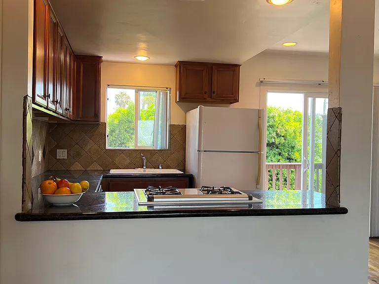 4837 Brighton Ave — Photo 10