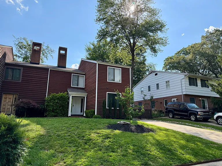 704 Ticonderoga Ave — Photo 1