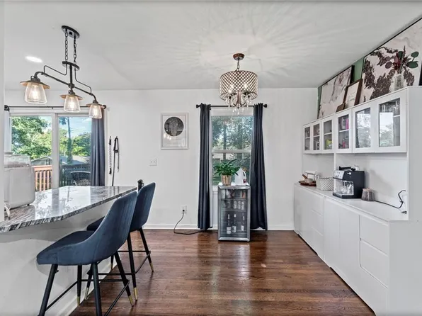 12202 W 71st St, Shawnee, KS 66216