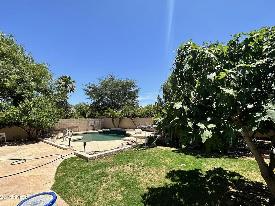 2nd image of 865 E HARRISON Court