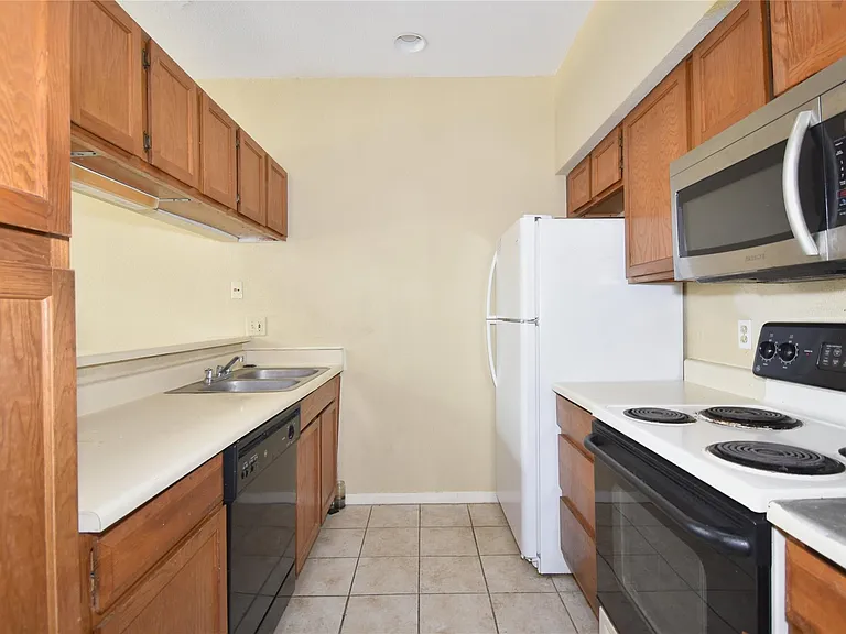 8055 Cambridge St #29 — Photo 11