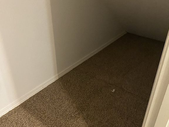 5th image of 5904 NE 35th Cir