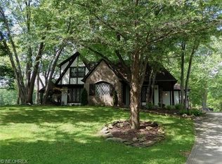 6658 Columbia Rd, Olmsted Township, OH 44138