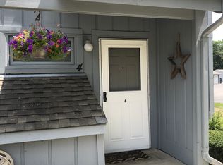 1523 Grandview Ct, Kansasville, WI 53139