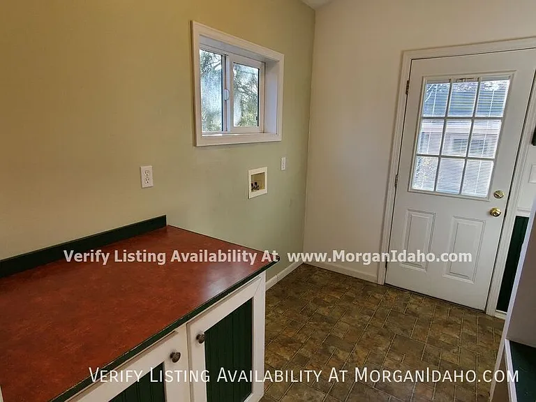 1501 W Dewey St — Photo 8