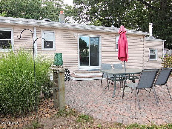 3rd image of 815 Shadylawn Way