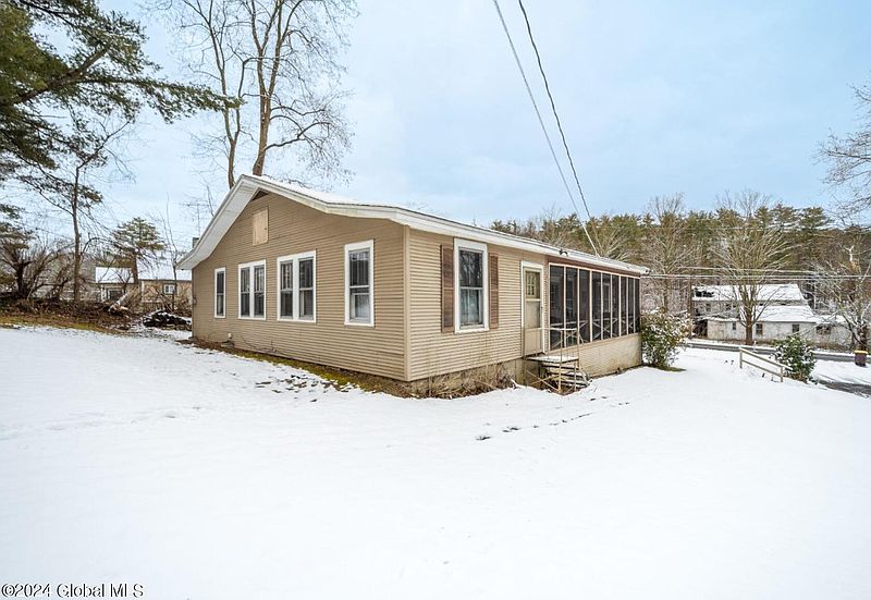 4th image of 33-35 Lake Mills Road