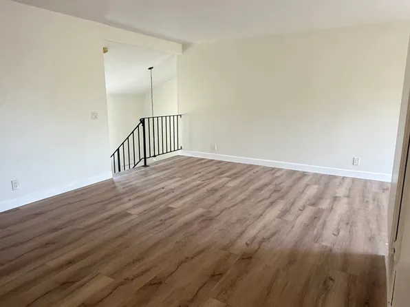291 Grayson Way #D, Upland, CA 91786