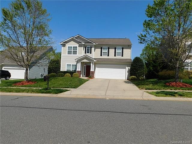 1st image of 204 Fielding St