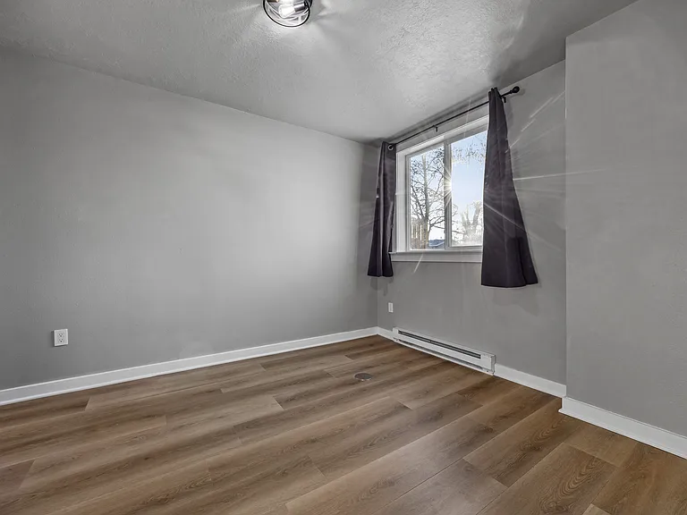 2170 2nd Ave E — Photo 9